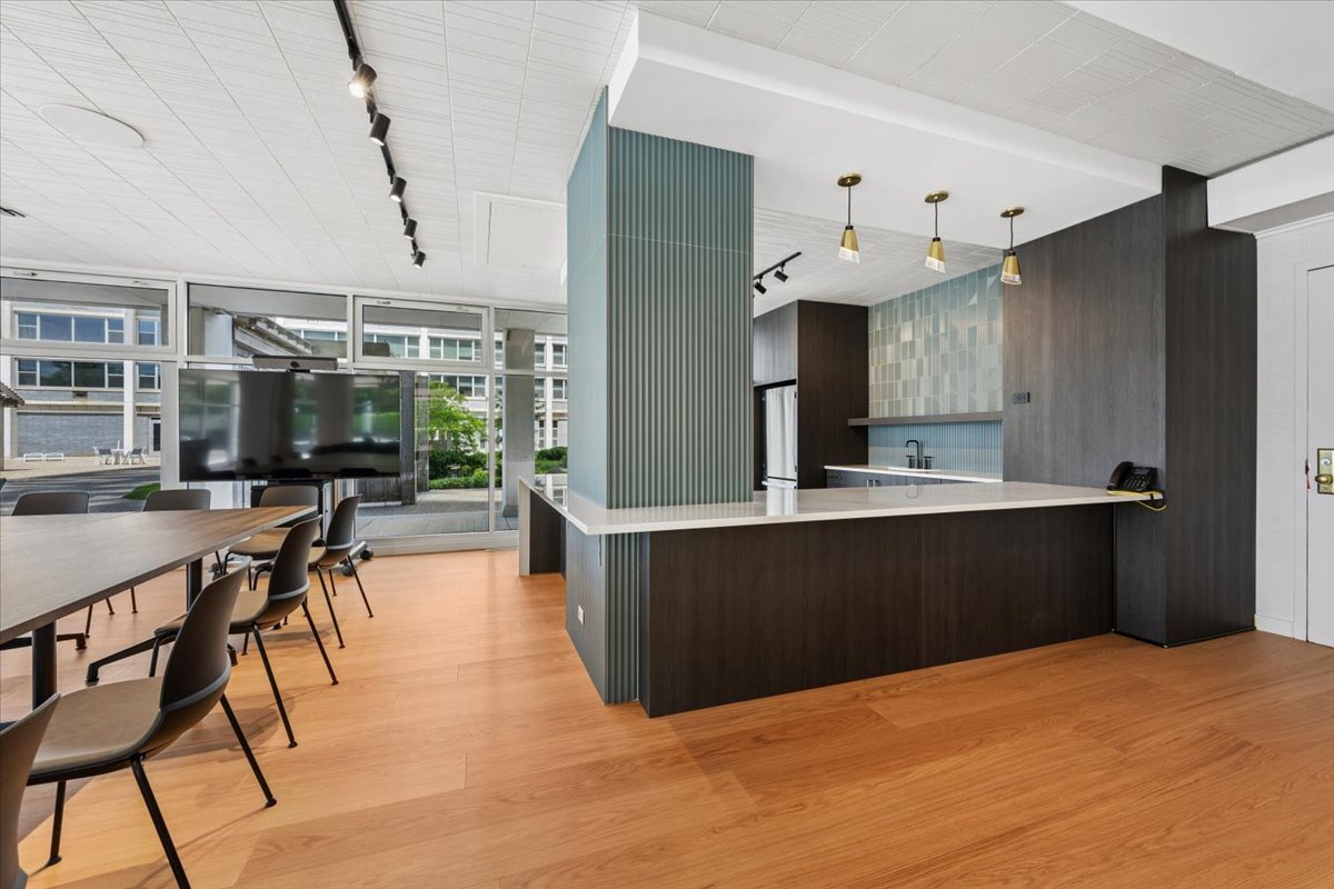 4250 North Marine Drive Chicago IL 60613