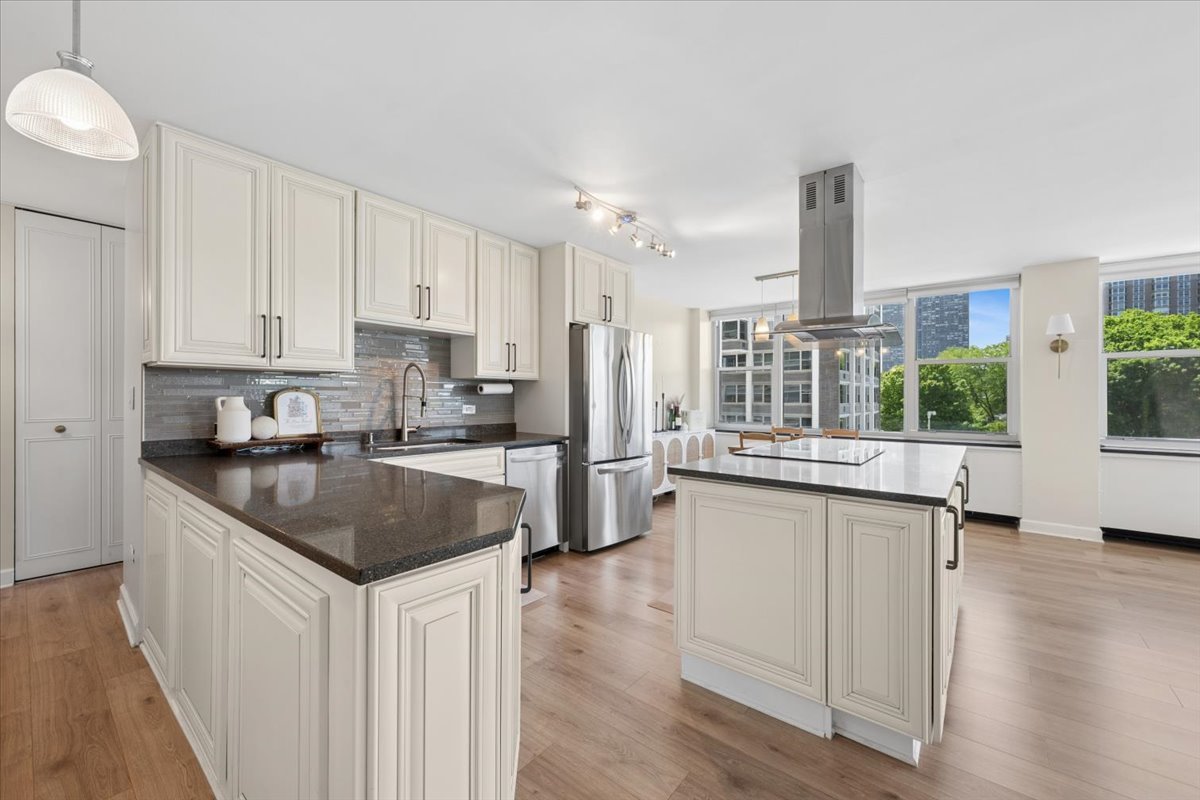 4250 North Marine Drive Chicago IL 60613