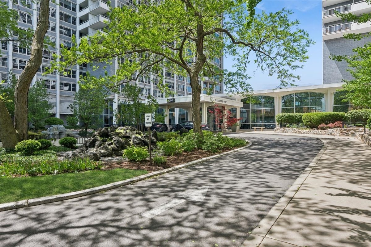 4250 North Marine Drive Chicago IL 60613