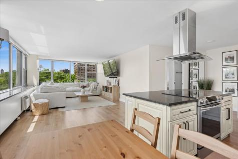 4250 North Marine Drive Chicago IL 60613