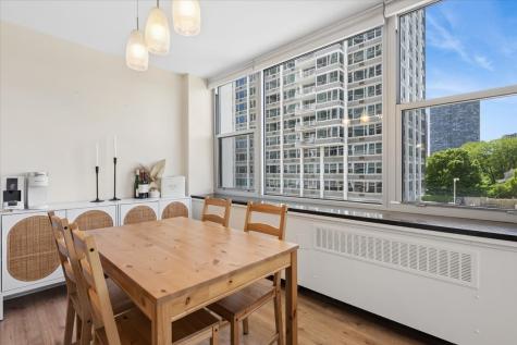 4250 North Marine Drive Chicago IL 60613