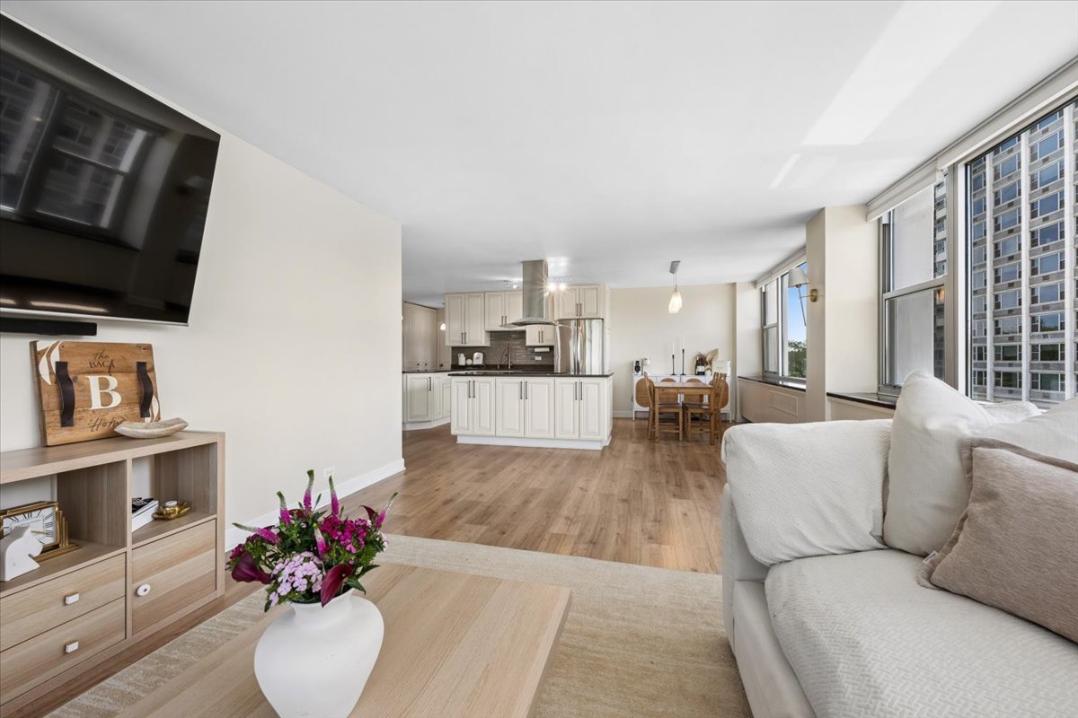 4250 North Marine Drive Chicago IL 60613