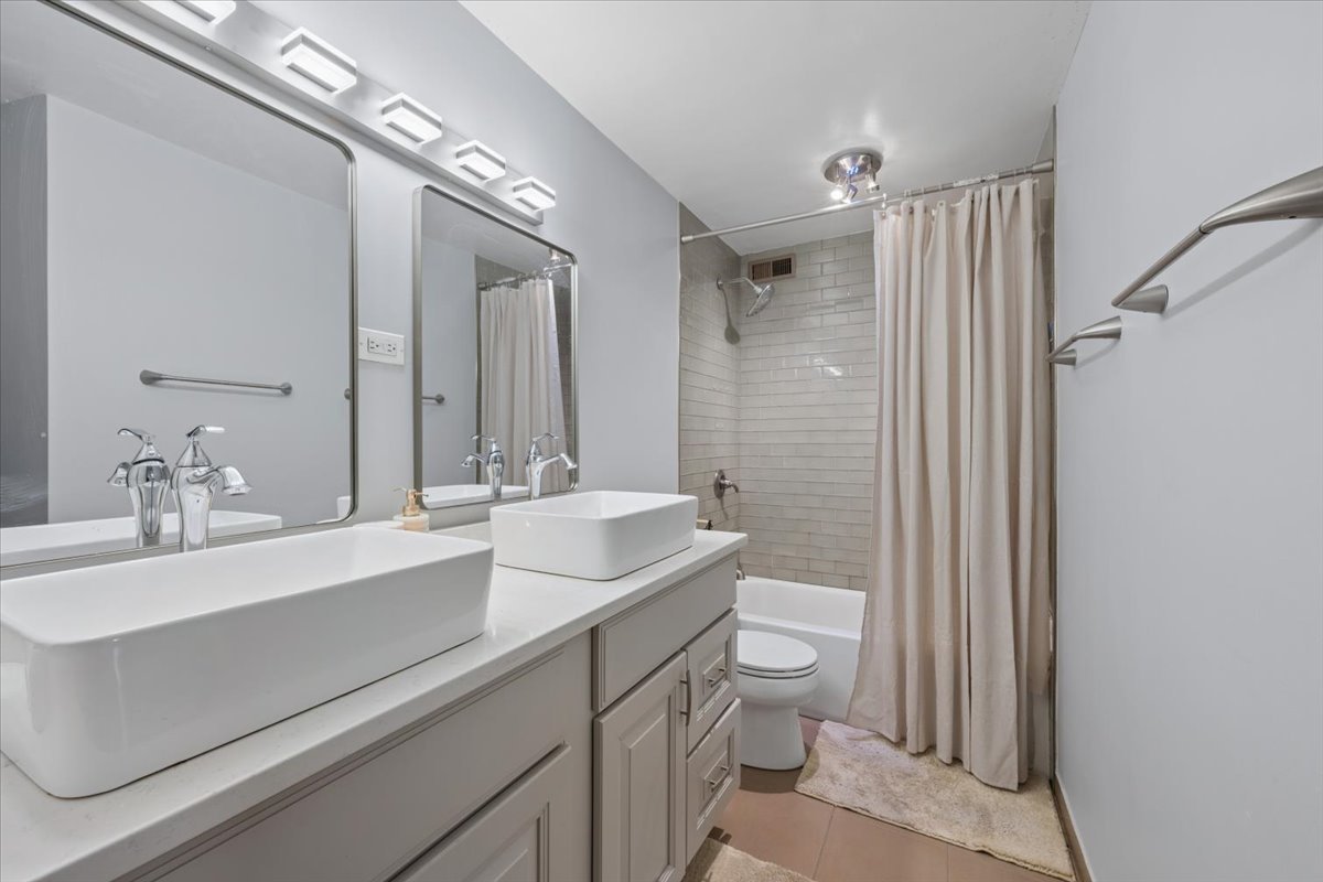 4250 North Marine Drive Chicago IL 60613