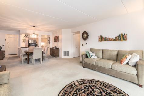 7031 West Touhy Avenue Niles IL 60714