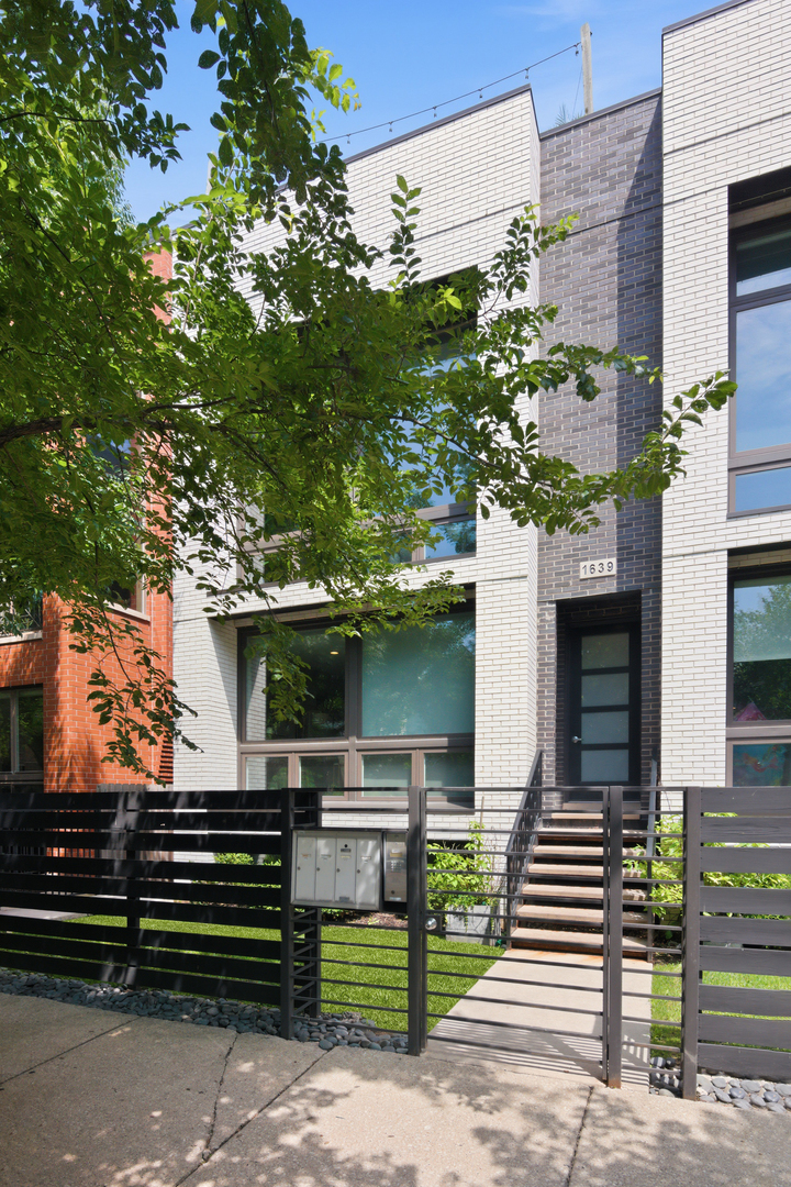 1639 North Artesian Avenue Chicago IL 60647