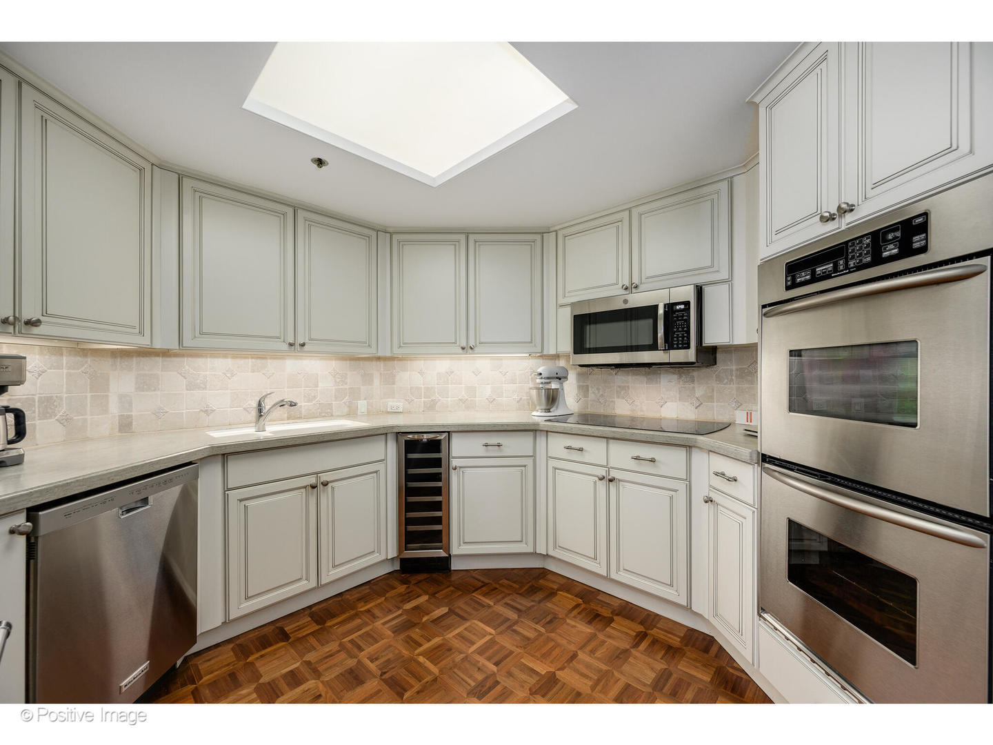 950 North Michigan Avenue Chicago IL 60611