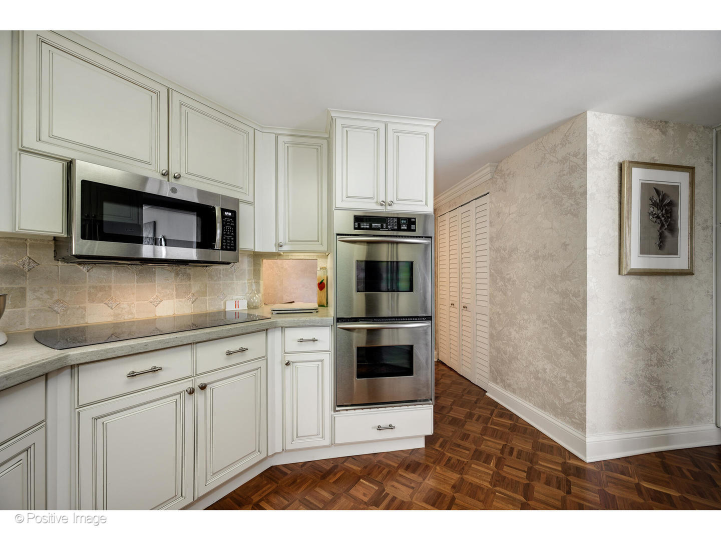 950 North Michigan Avenue Chicago IL 60611