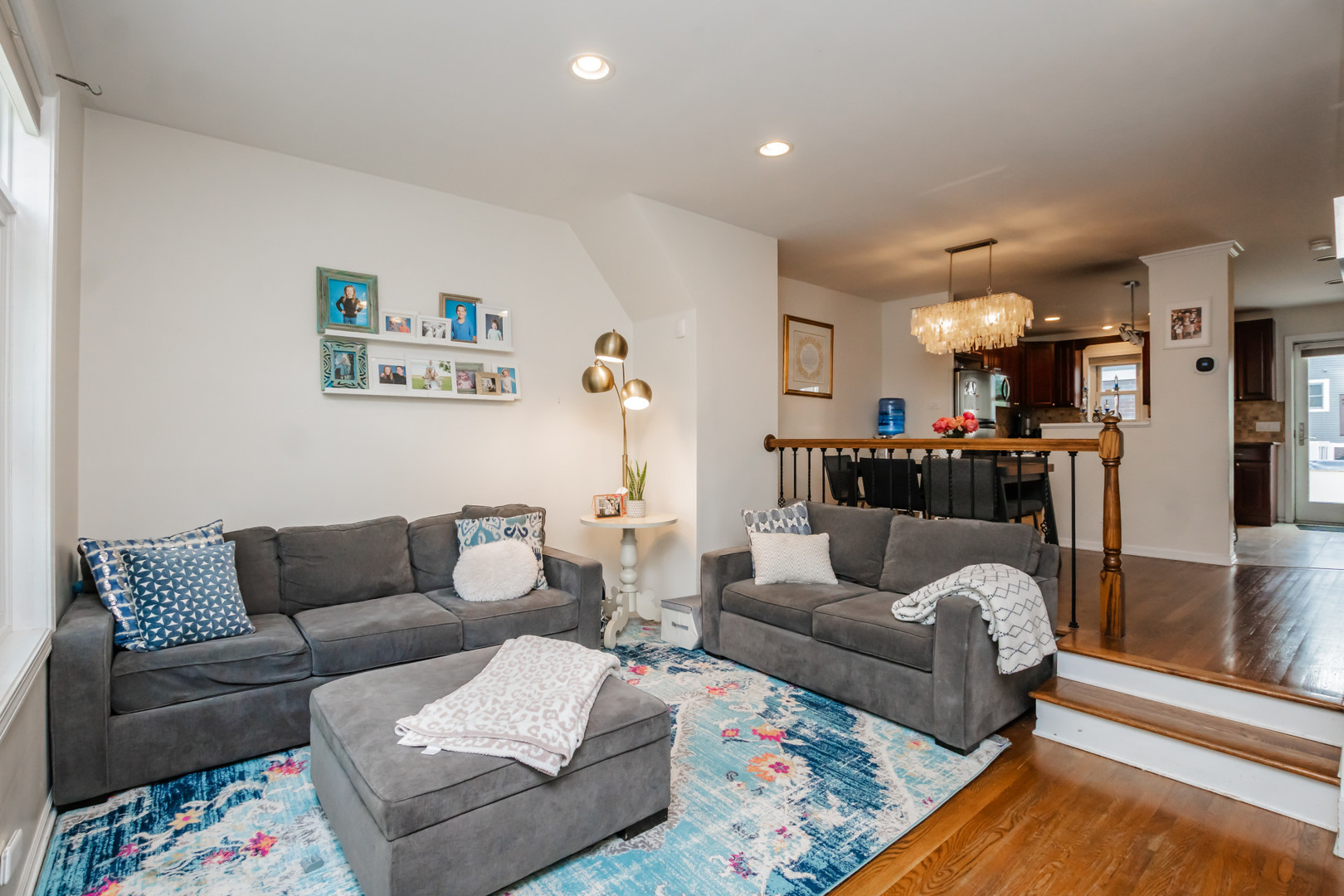 1139 West Roscoe Street Chicago IL 60657
