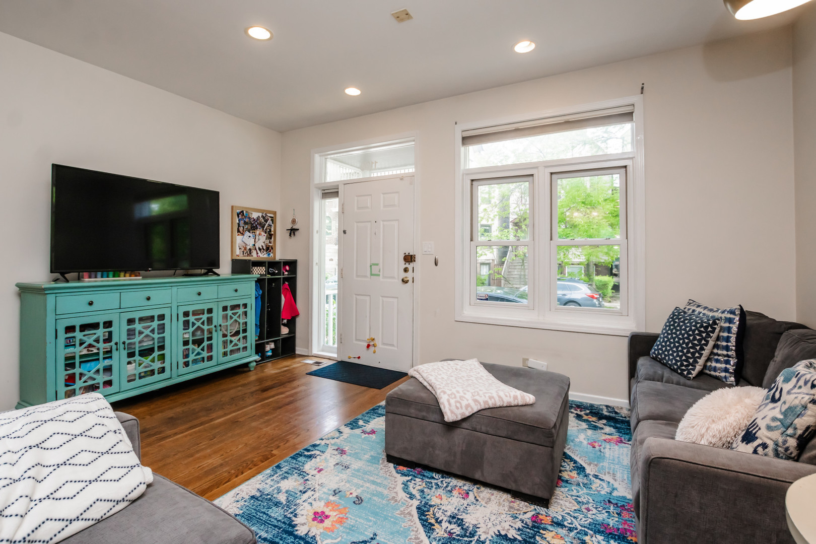 1139 West Roscoe Street Chicago IL 60657