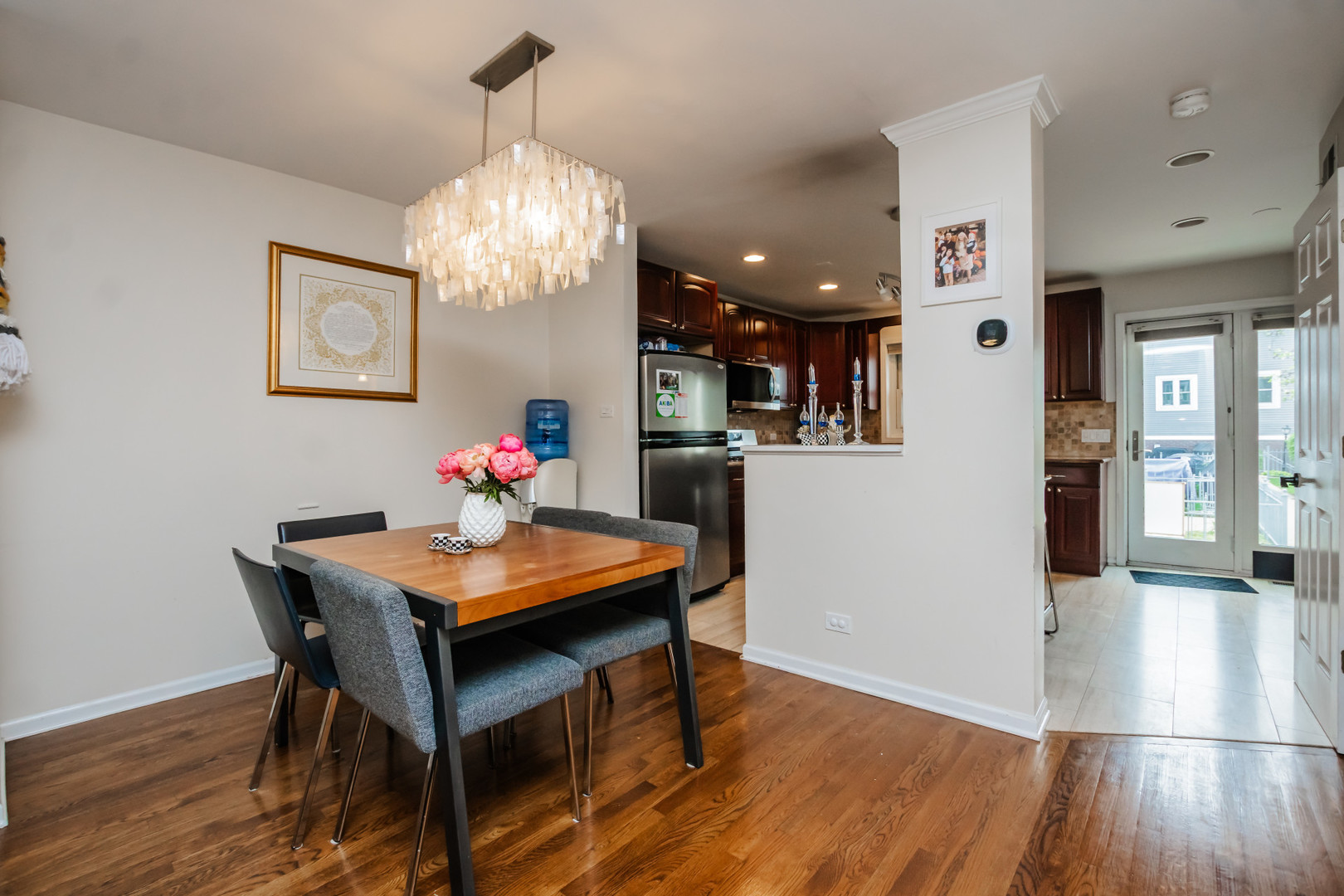 1139 West Roscoe Street Chicago IL 60657