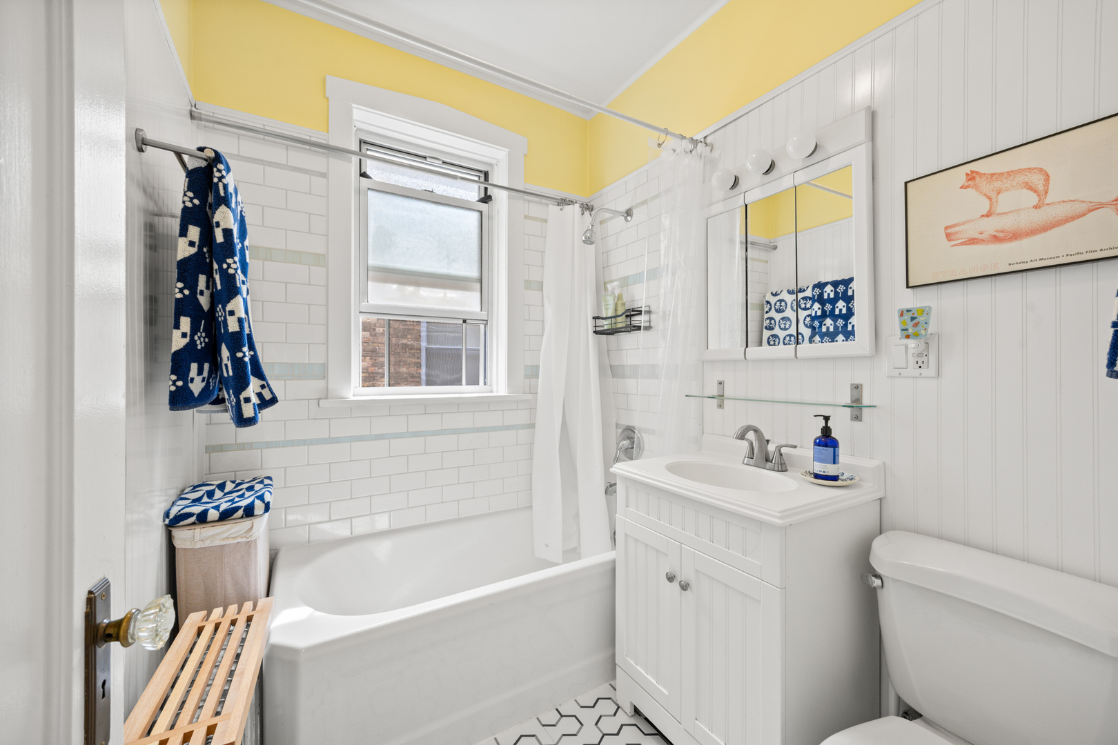1221 West Jarvis Avenue Chicago IL 60626