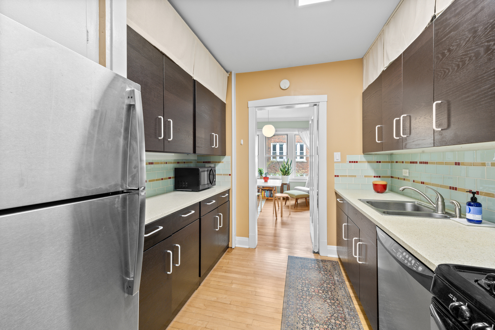 1221 West Jarvis Avenue Chicago IL 60626