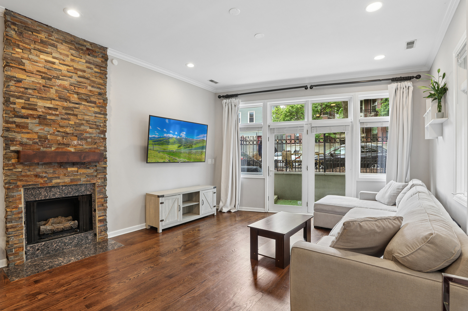 2919 North Burling Street Chicago IL 60657