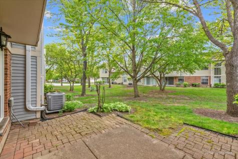 2106 Glasgow Court Hanover Park IL 60133