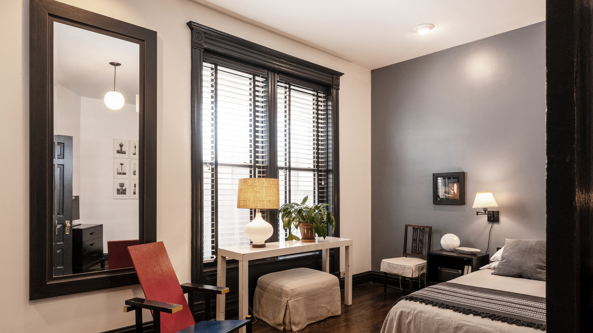 808 West Buckingham Place Chicago IL 60657