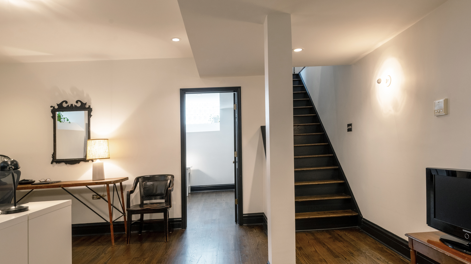 808 West Buckingham Place Chicago IL 60657