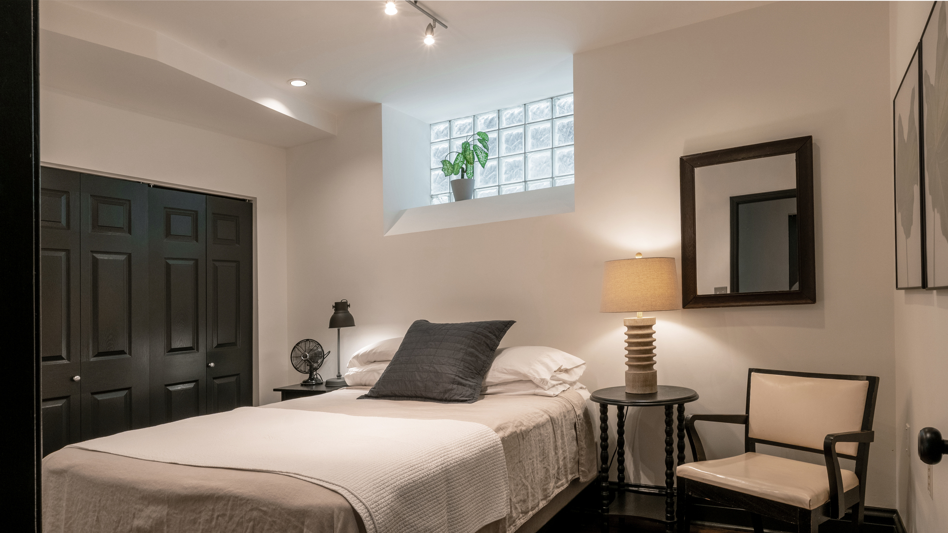 808 West Buckingham Place Chicago IL 60657