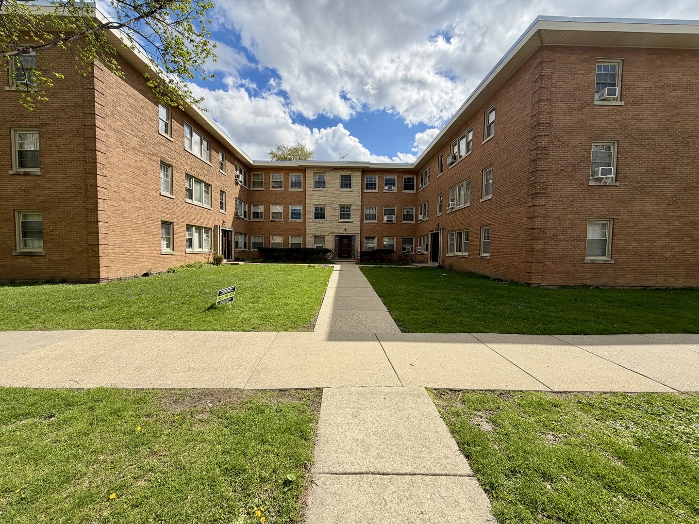 4817 Hull Street Skokie IL 60077