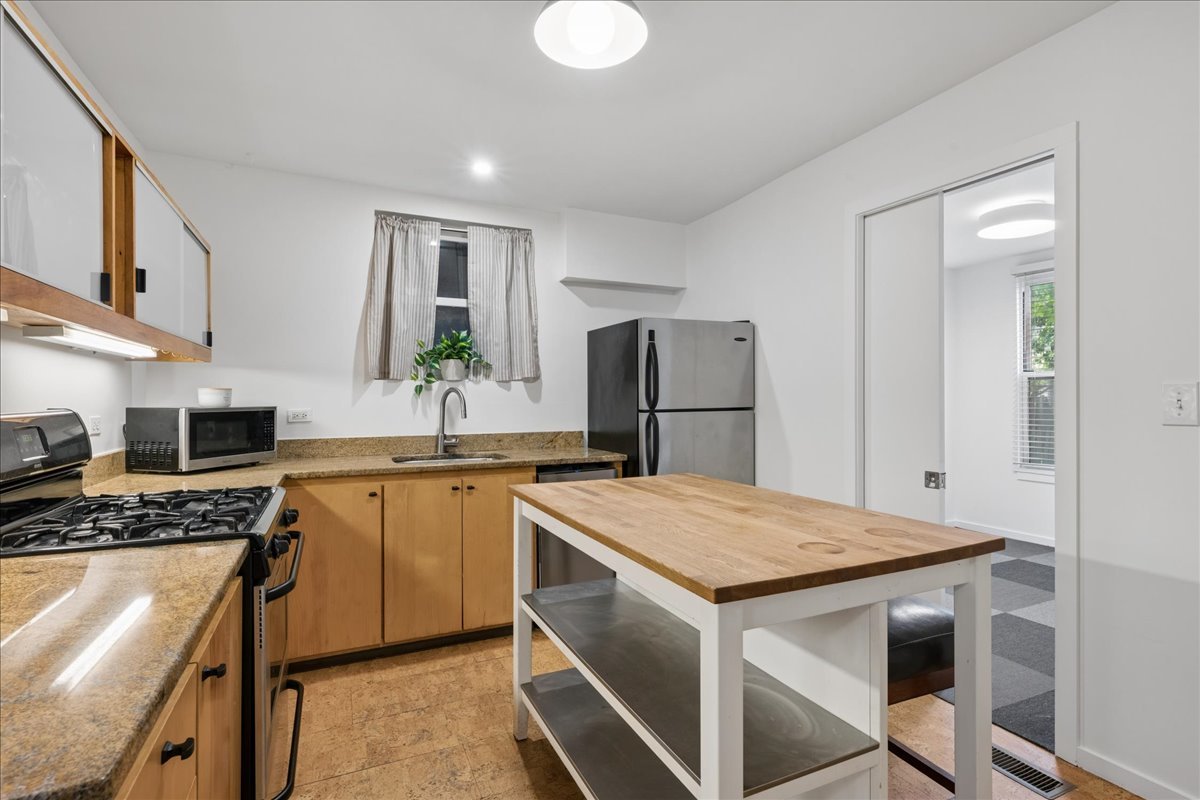 464 North Aberdeen Street Chicago IL 60642