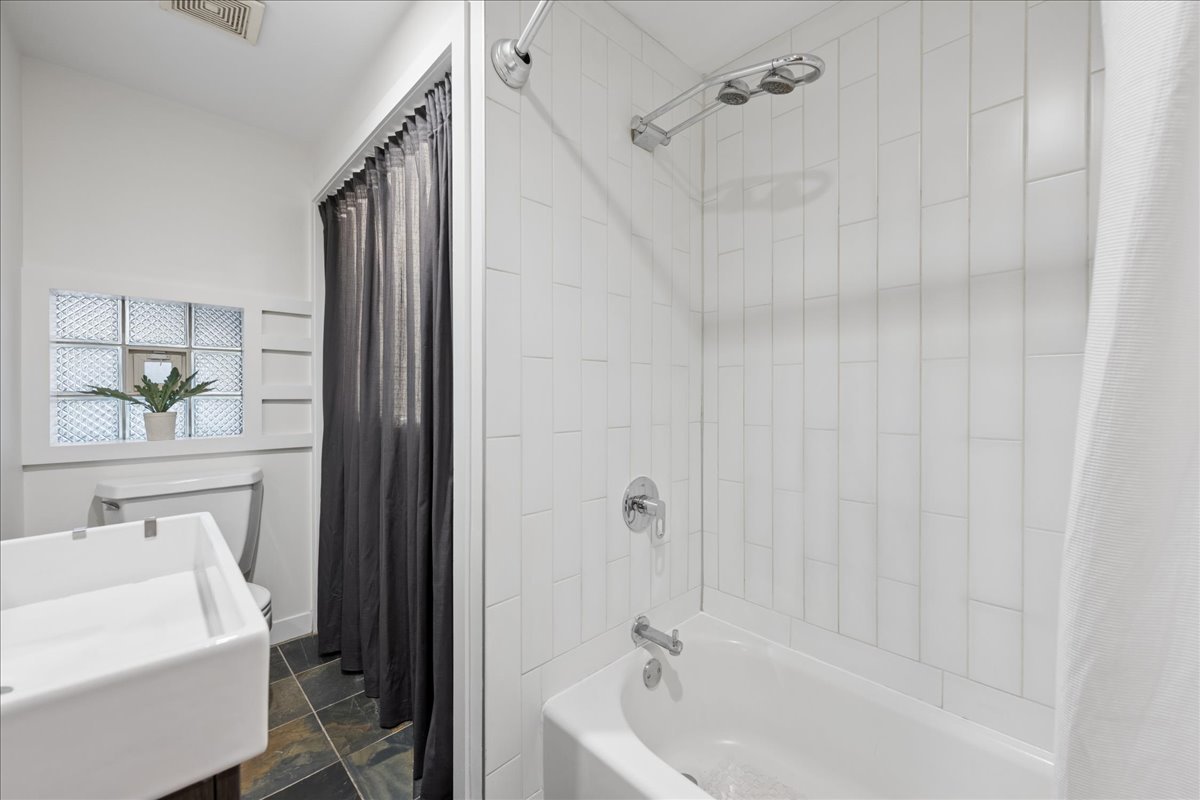 464 North Aberdeen Street Chicago IL 60642