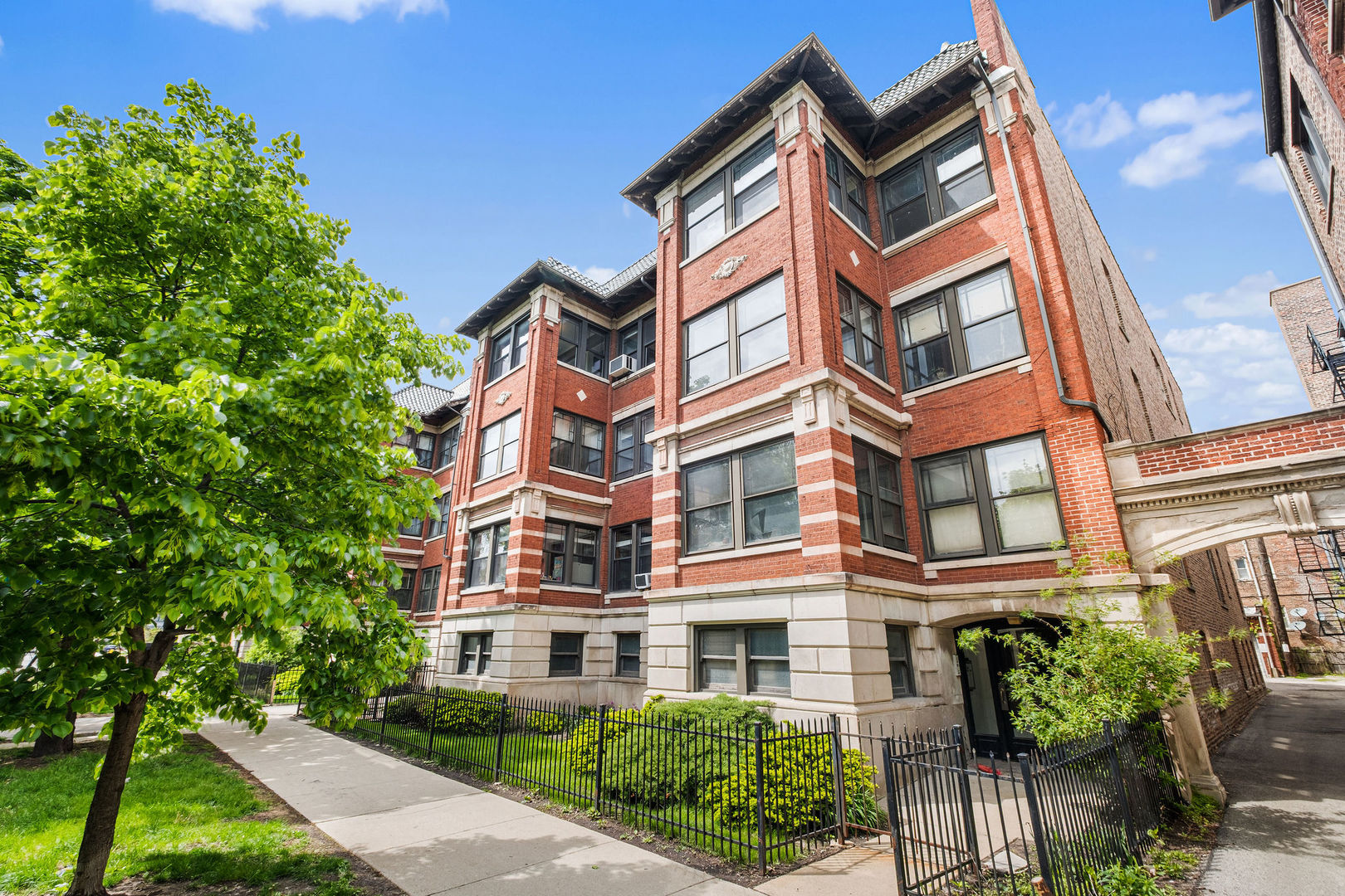 1140 East Hyde Park Boulevard Chicago IL 60615