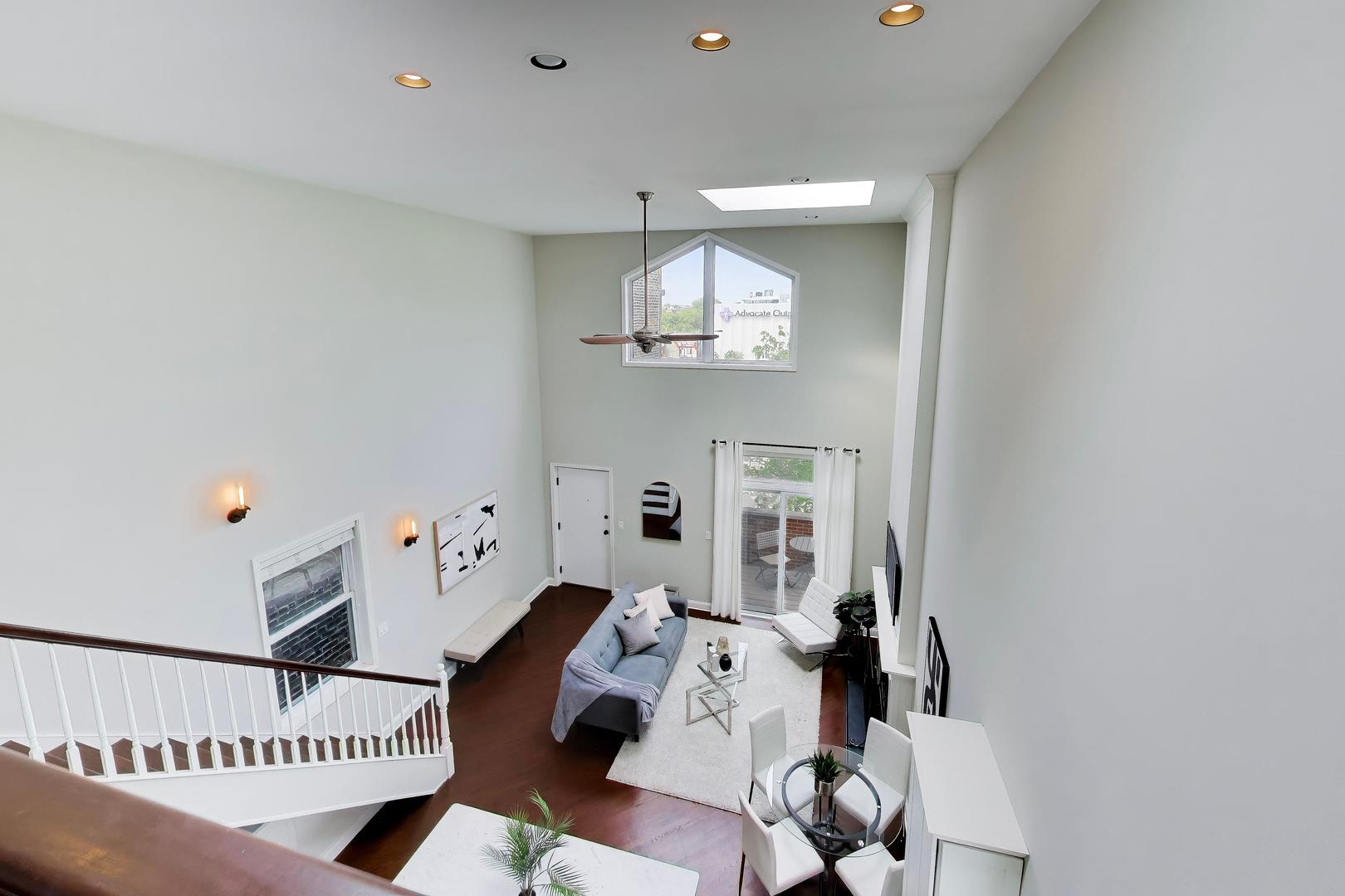 2133 North Southport Avenue Chicago IL 60614