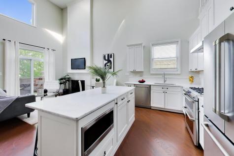 2133 North Southport Avenue Chicago IL 60614