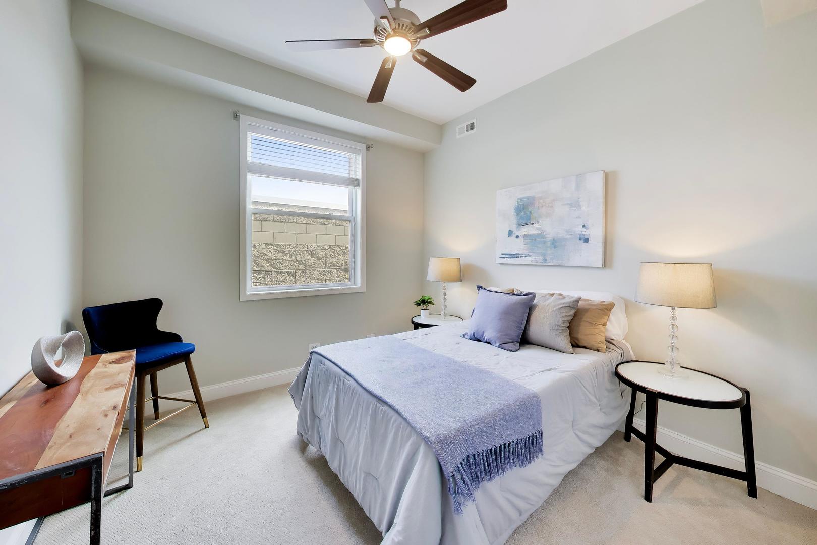 2133 North Southport Avenue Chicago IL 60614