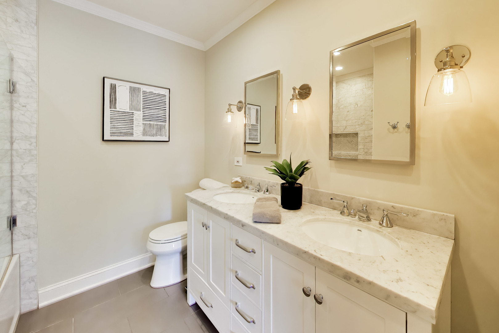 2133 North Southport Avenue Chicago IL 60614