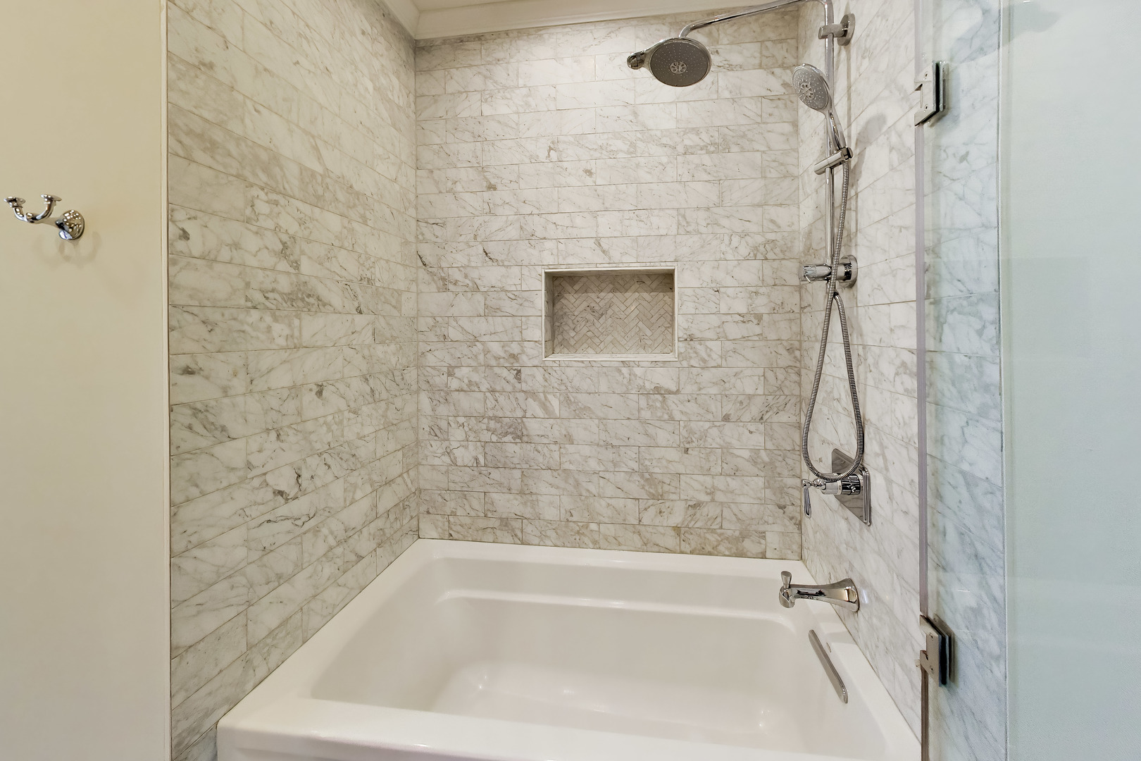 2133 North Southport Avenue Chicago IL 60614