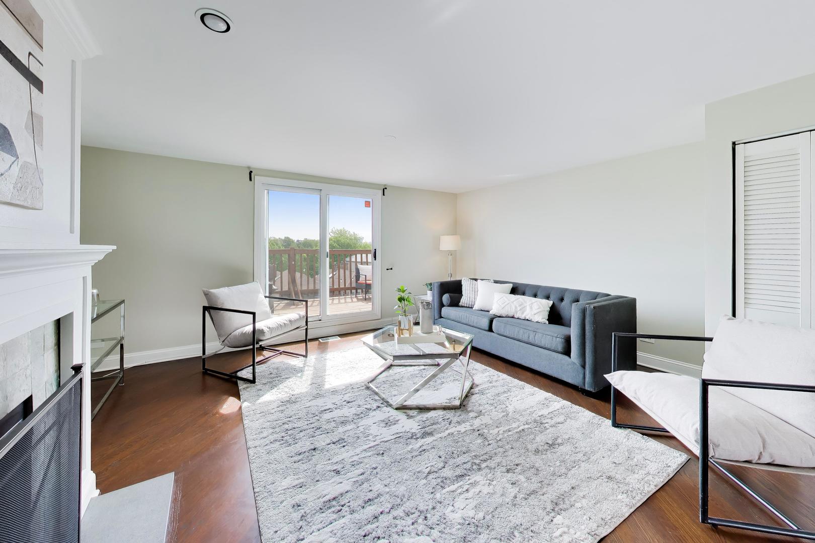2133 North Southport Avenue Chicago IL 60614