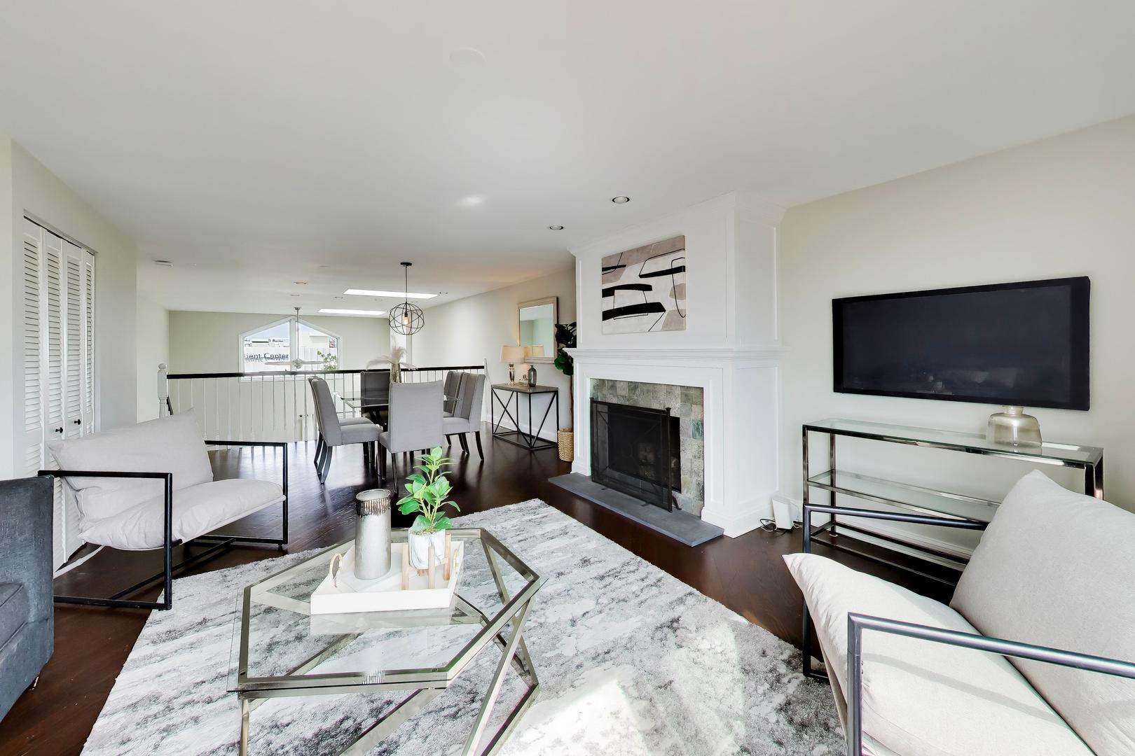 2133 North Southport Avenue Chicago IL 60614