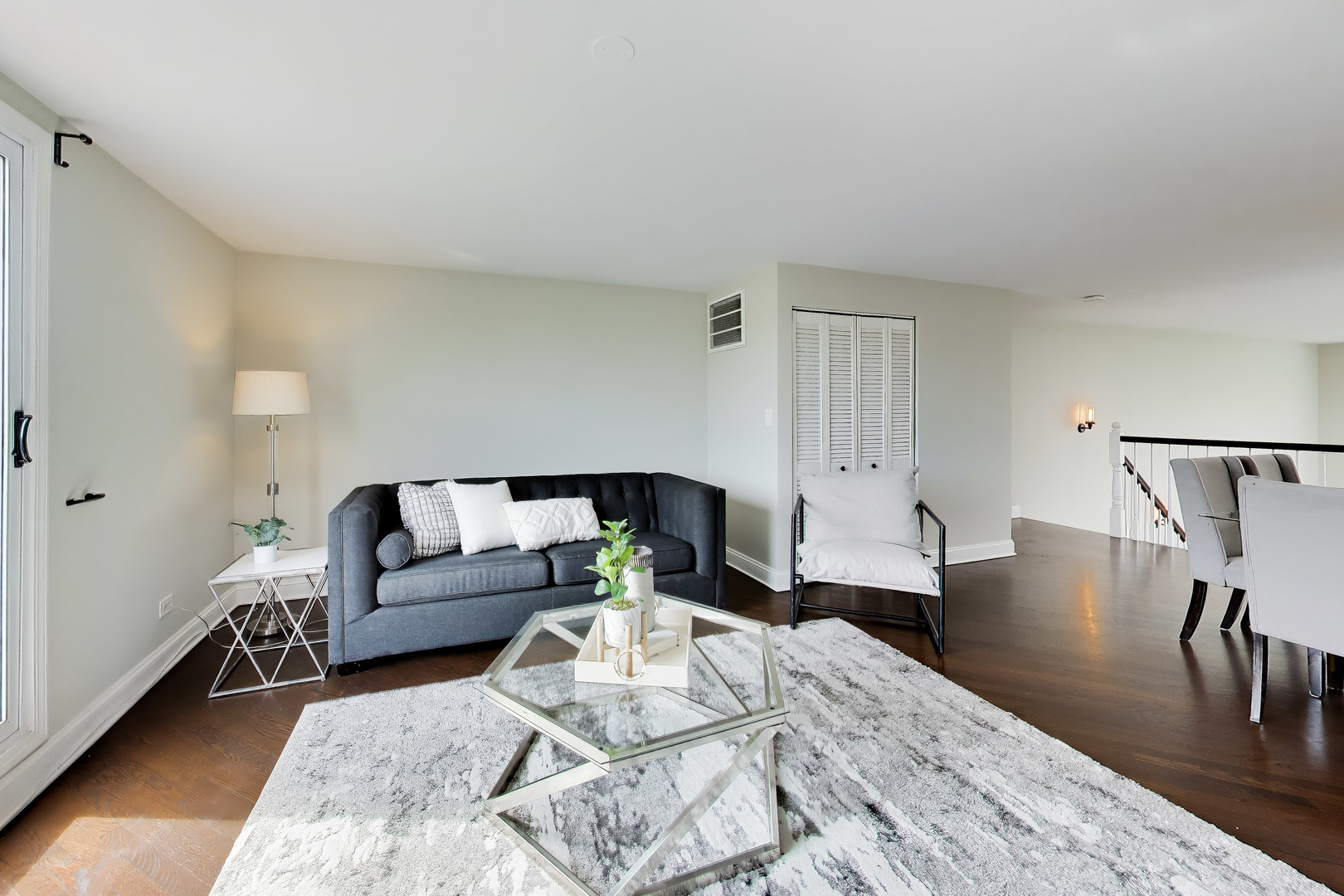 2133 North Southport Avenue Chicago IL 60614