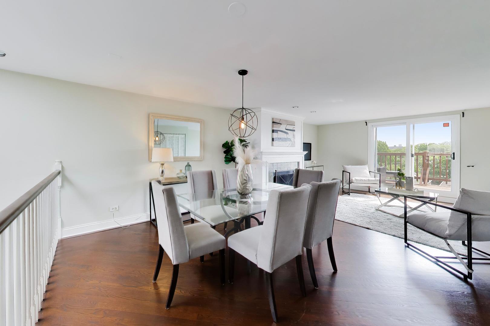 2133 North Southport Avenue Chicago IL 60614
