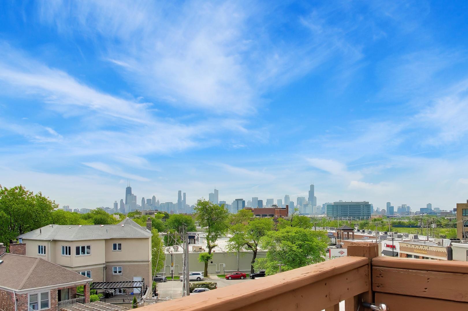 2133 North Southport Avenue Chicago IL 60614