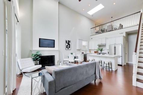 2133 North Southport Avenue Chicago IL 60614