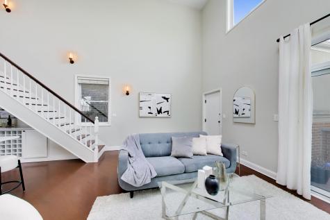 2133 North Southport Avenue Chicago IL 60614