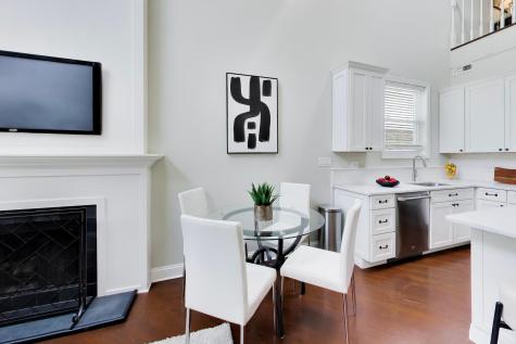 2133 North Southport Avenue Chicago IL 60614