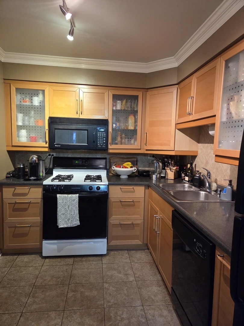 7323 Blackburn Avenue Downers Grove IL 60516