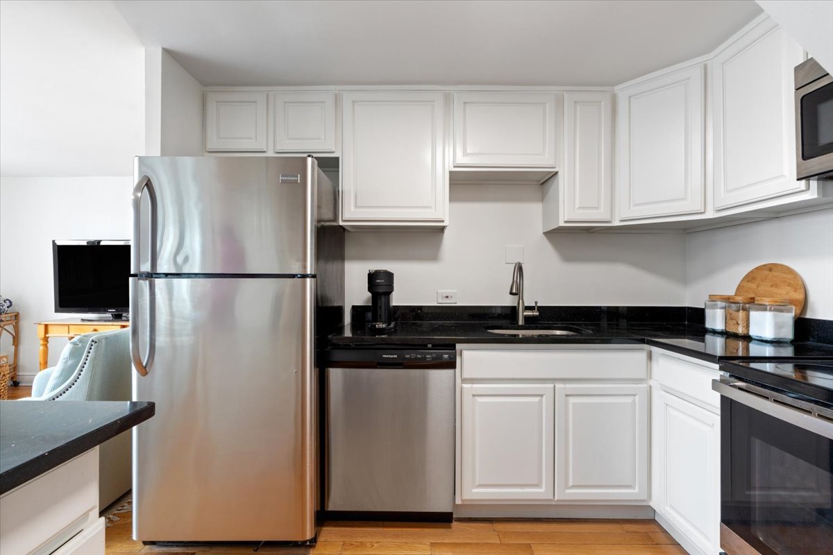 1221 North Dearborn Street Chicago IL 60610
