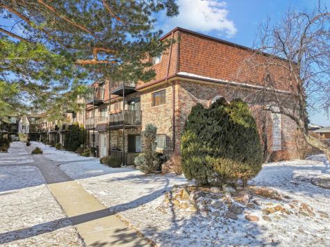 7632 West Lawrence Avenue Harwood Heights IL 60706