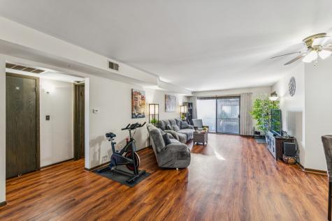 7632 West Lawrence Avenue Harwood Heights IL 60706