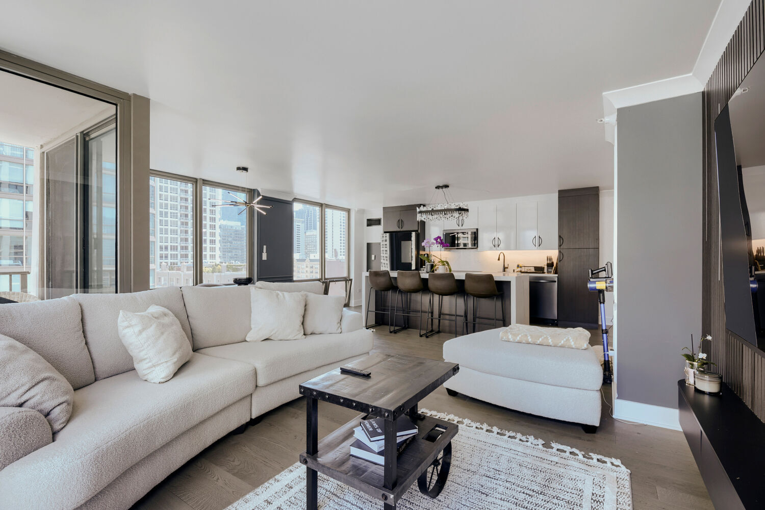 2 East Erie Street Chicago IL 60611