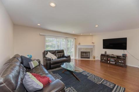 1679 West Ethans Glen Drive Palatine IL 60067
