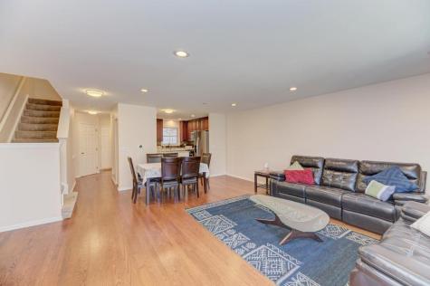 1679 West Ethans Glen Drive Palatine IL 60067