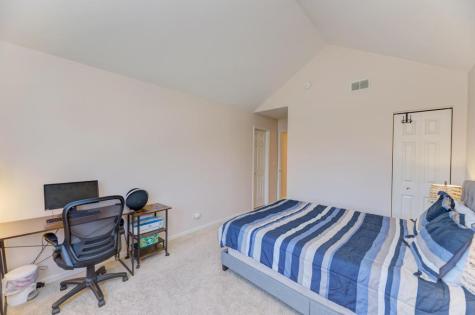 1679 West Ethans Glen Drive Palatine IL 60067