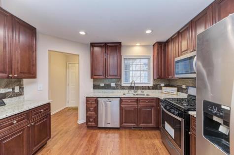 1679 West Ethans Glen Drive Palatine IL 60067