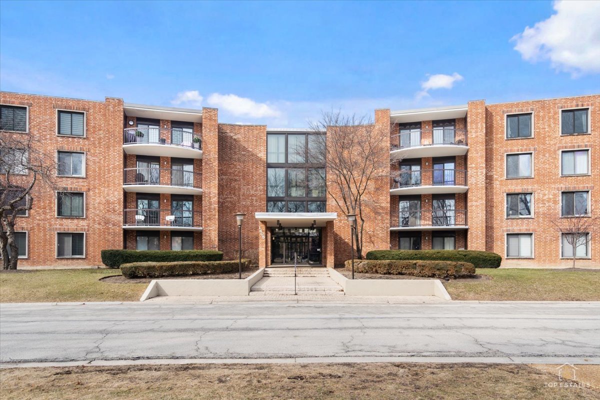 1405 East Central Road Arlington Heights IL 60005
