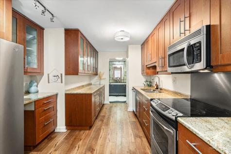 1405 East Central Road Arlington Heights IL 60005