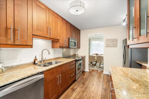 1405 East Central Road Arlington Heights IL 60005